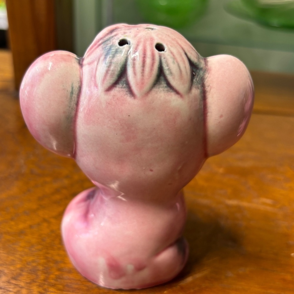 Vintage made in Japan anthropomorphic mouse salt and pepper shakers in pink - Picture 4 of 10